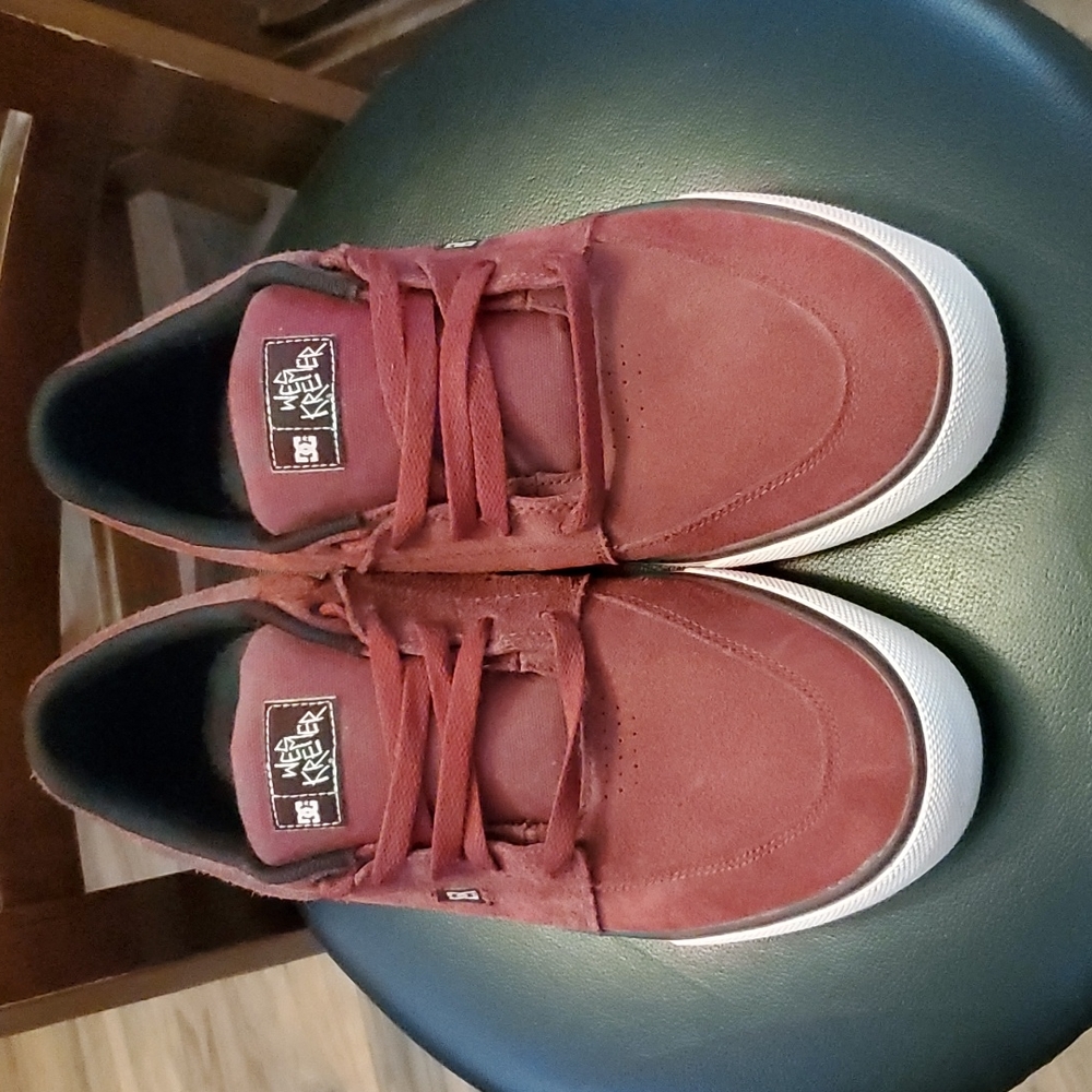 DC skater shoes
